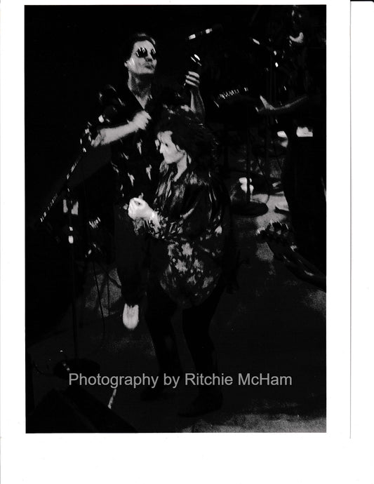 Bonnie Raitt & Delbert McClinton — Farm Aid 1986 Original 8x10 B&W Stage Photo